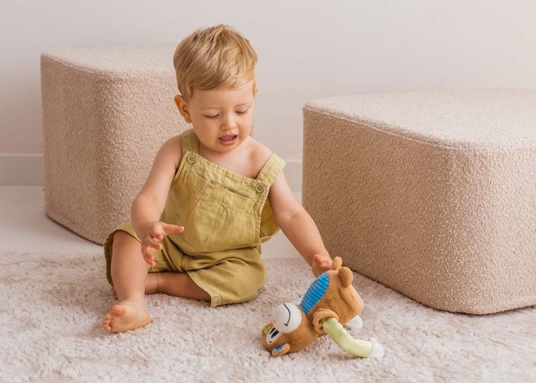 Dumel Discovery, Fikająca małpka, zabawka interaktywna