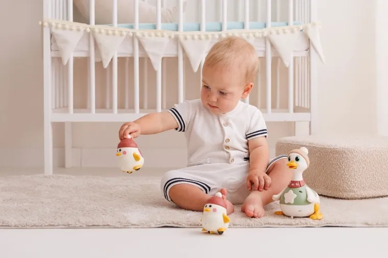 Dumel Discovery, Kaczka Monika z maluchami, zabawka interaktywna