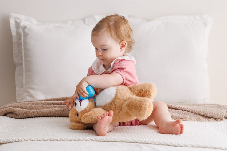 Dumel Discovery, Niedźwiadek brunatny, zabawka interaktywna