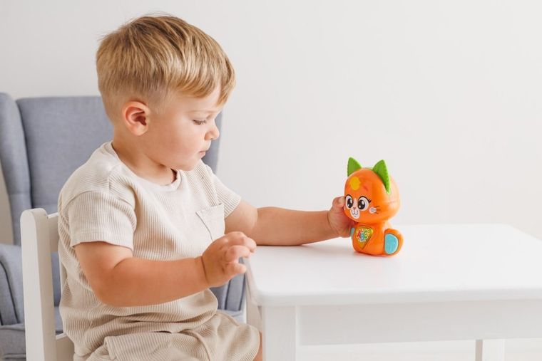 Dumel Discovery, Szalony kociak, zabawka interaktywna