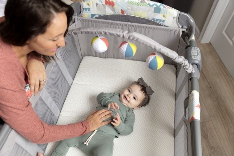 Graco, Contour Electra, łóżeczko niemowlęce z funkcją wibracji, Nature Trail
