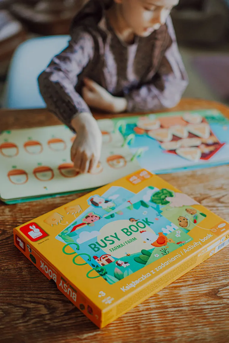 Janod, Busy Book, Farma, książeczka sensoryczna z zadaniami