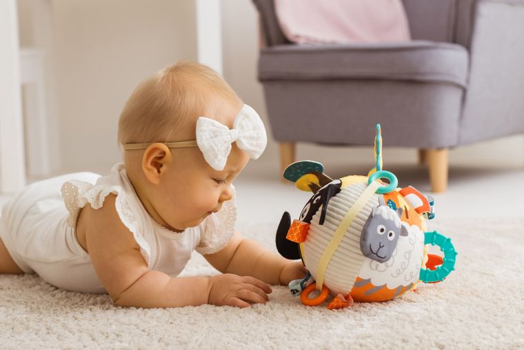JollyBaby, Farma, sensoryczna piłeczka z grzechotką i gryzakiem