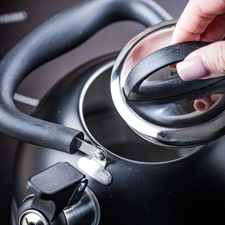 Kinghoff, czajnik z gwizdkiem, czarny, 1,8l