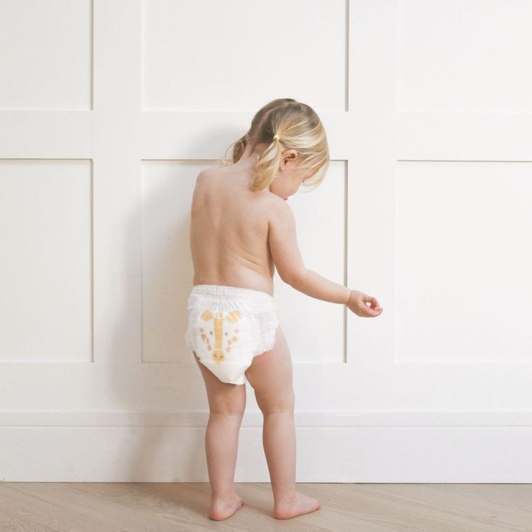 Kit and Kin, Nappy Pants, pieluchomajtki, rozmiar 7, 17 kg+, żyrafa i leniwiec, 16 szt.