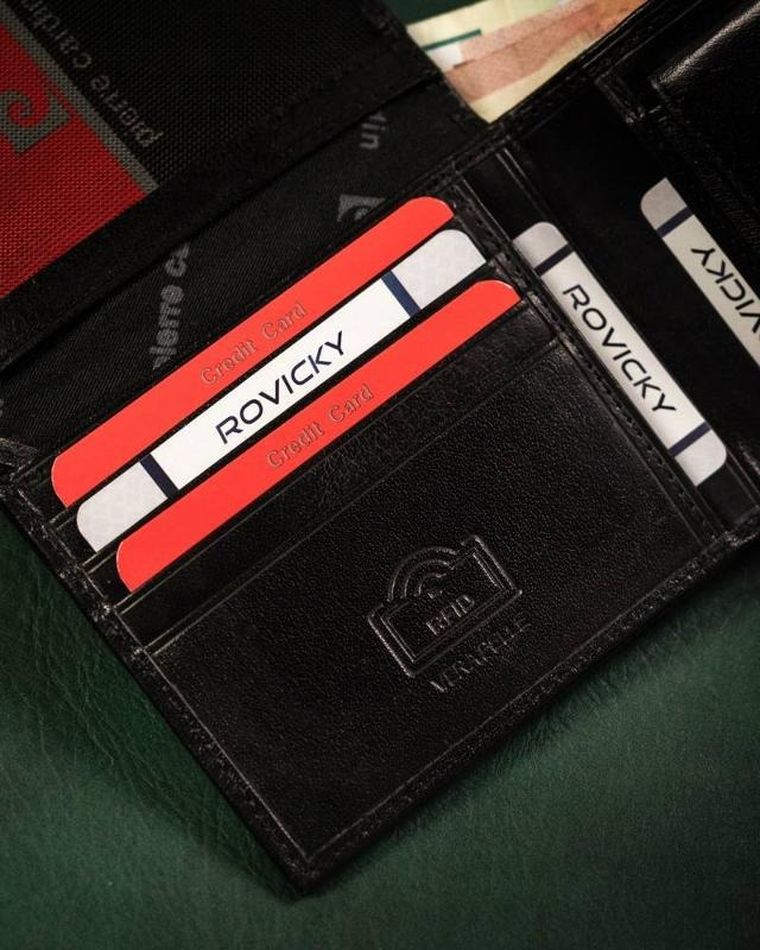 Klasyczny, elegancki portfel męski ze skóry naturalnej, Pierre Cardin