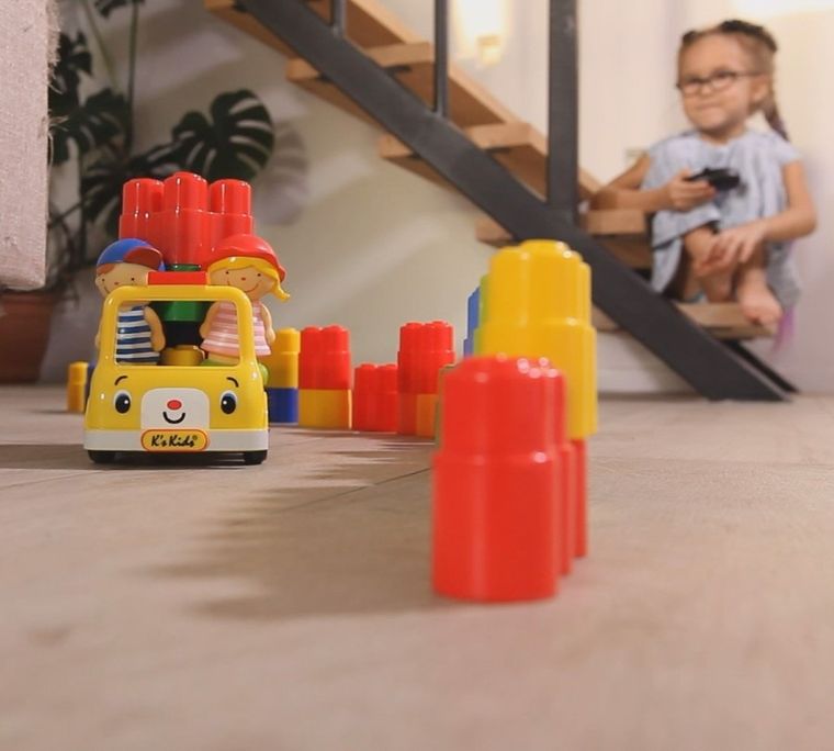 K's Kids, autobus szkolny, klockowy pojazd zdalnie sterowany