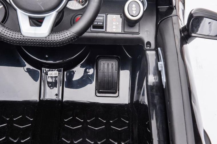 Lean Cars, Mercedes SLC 300, pojazd na akumulator, biały