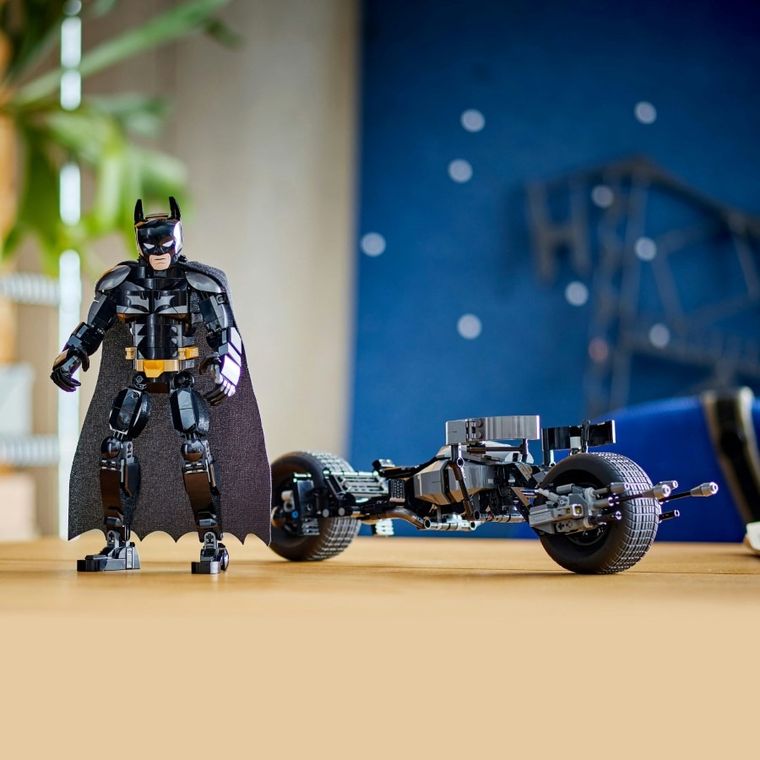 LEGO DC Batman, Figurka Batmana do zbudowania i batcykl, 76273