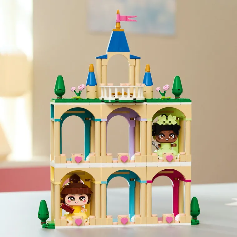 LEGO Disney Princess, Mała Bella i Tiana z zamkiem, 43291