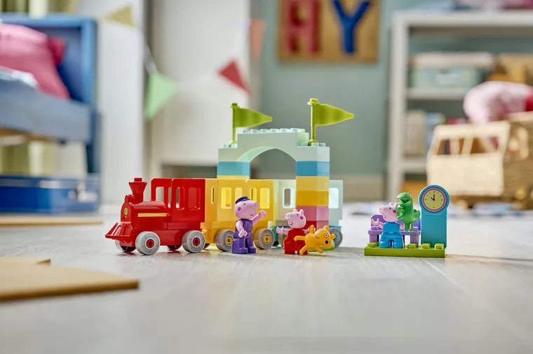 LEGO DUPLO, Świnka Peppa, Podróż pociągiem i Dziadek Świnka, 10466