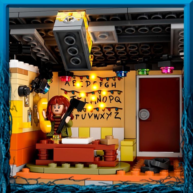 LEGO Ideas, Druga Strona, 75810