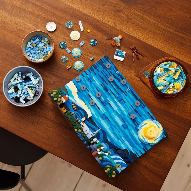 LEGO Ideas, „Gwiaździsta noc” Vincenta van Gogha, 21333