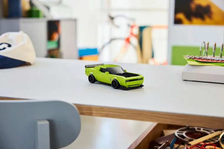 LEGO Speed Champions, Samochód sportowy Dodge Challenger SRT Hellcat, 77237