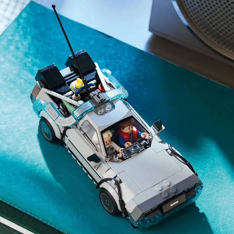 LEGO Speed Champions, Wehikuł czasu z Powrotu do przyszłości, 77256