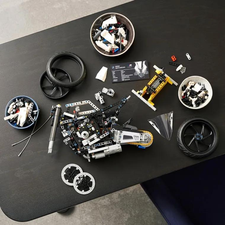 LEGO Technic, BMW M 1000 RR, 42130