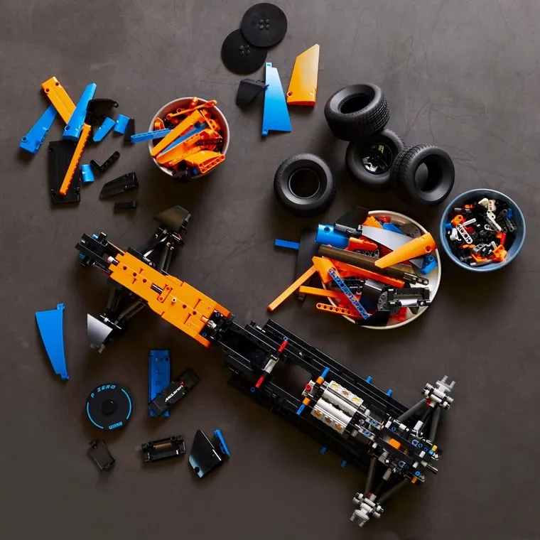 LEGO Technic, Samochód wyścigowy McLaren Formula 1, 42141