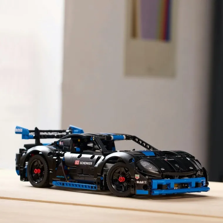 LEGO Technic, Samochód wyścigowy Porsche GT4 e-Performance, 42176