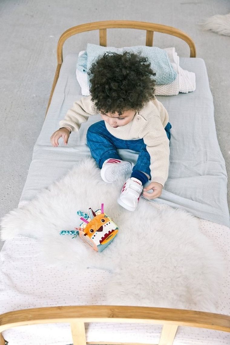 Lilliputiens, Lew Jack, kostka aktywizująca, wielofunkcyjna, 3m+