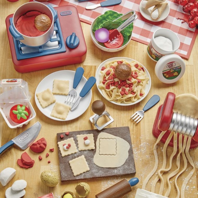 Little Tikes, Creative Chefs, Italian Dinner Kit, Włoska Kolacja, zestaw kuchenny z maszynką do makaronu