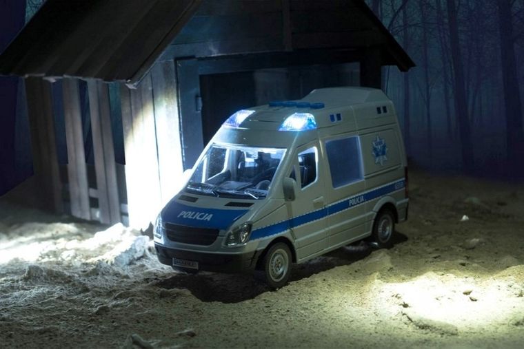 Madej, pojazd policyjny