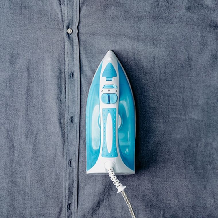 Mesko, żelazko, stalowa stopa, 2200W, MS 5023