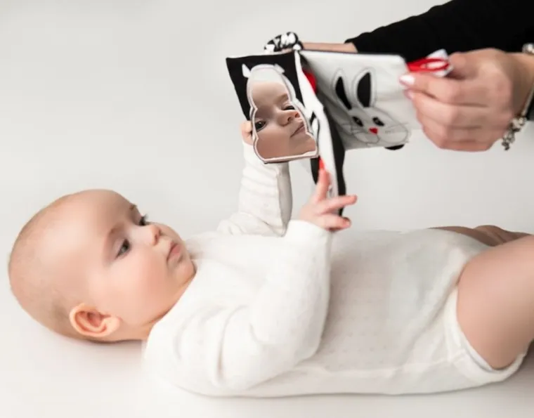 Mom's Care, Kto to? Co to? książeczka edukacyjna