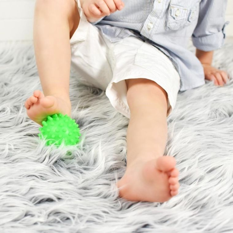 Mom's Care, Sensorky, jeżyk, piłeczka do masażu, piłeczka sensoryczna, czerwona