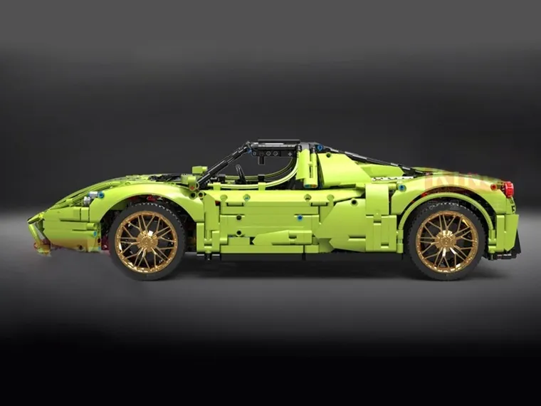 Mould King, pojazd sportowy Ferrarirs Enzo, klocki, 2790 elementów