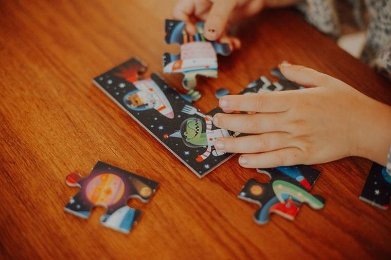 Mudpuppy, Kosmos, puzzle-kartka z życzeniami, 12 elementów