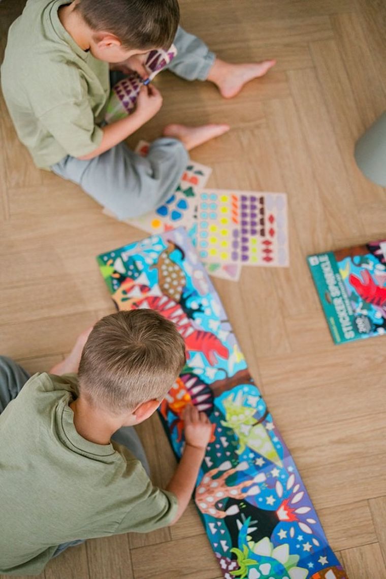 Mudpuppy, Kraina dinozaurów, naklejki holograficzne, 200+ szt., zestaw z plakatem