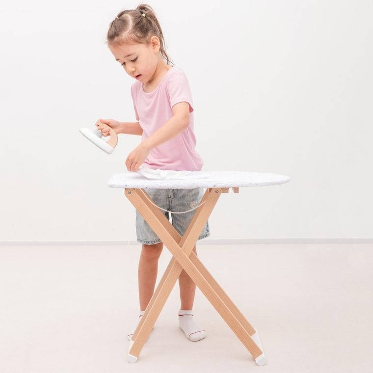 New Classic Toys, drewniana deska do prasowania