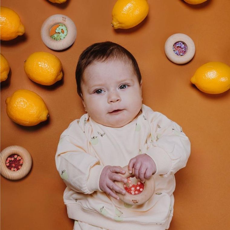 Petit Boum, grzechotka sensoryczna, bakłażan