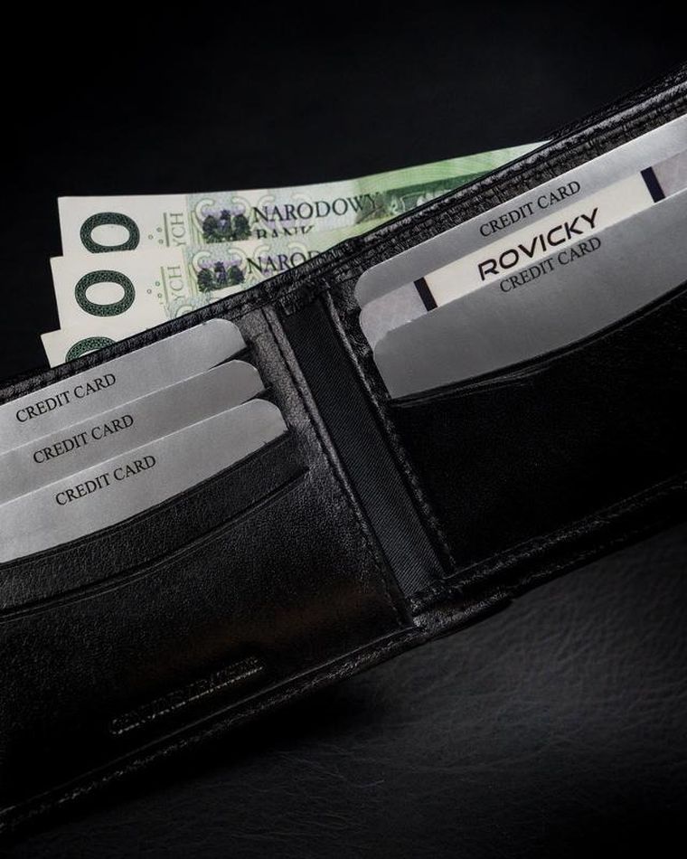 Portfel, czarno-czerwony, skórzany, RFID, Rovicky