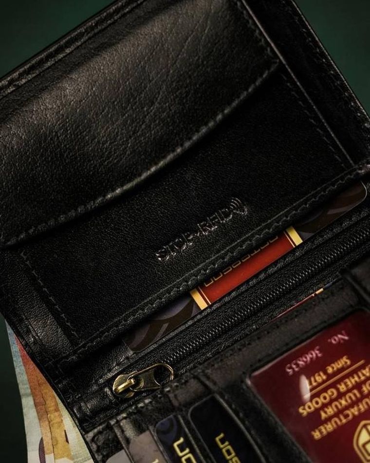 Portfel, czarny, skórzany, Peterson