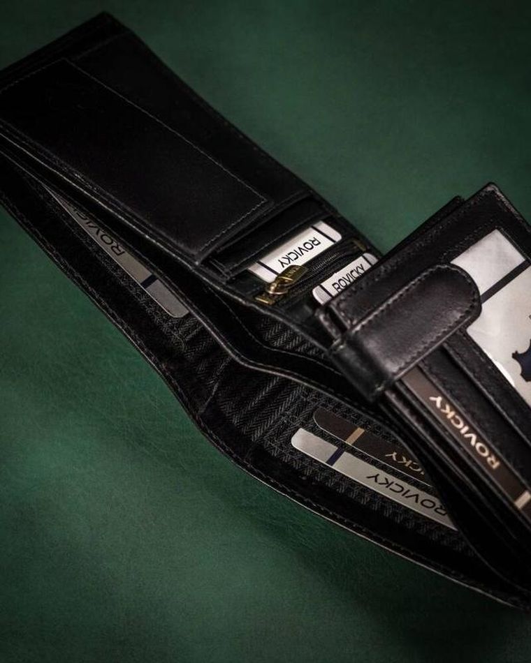 Portfel, czarny, skórzany, RFID, Rovicky