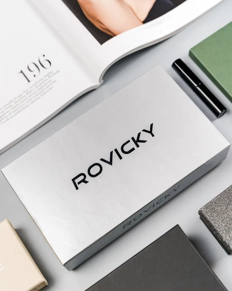 Portfel, czerwony, skórzany, RFID, Rovicky