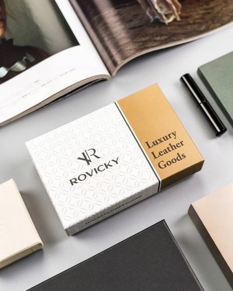 Portfel, czerwony, skórzany, Rovicky