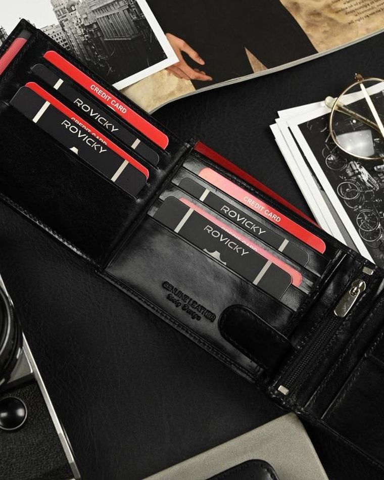 Poziomy portfel męski z bezpieczną sekcją na karty, Ronaldo