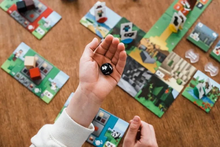 Ravensburger, Minecraft, Heroes of Village, Uratuj wioskę, gra familijna