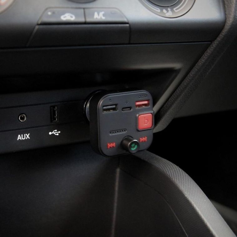 Savio, transmiter FM z wyświetlaczem, ładowarka, bluetooth