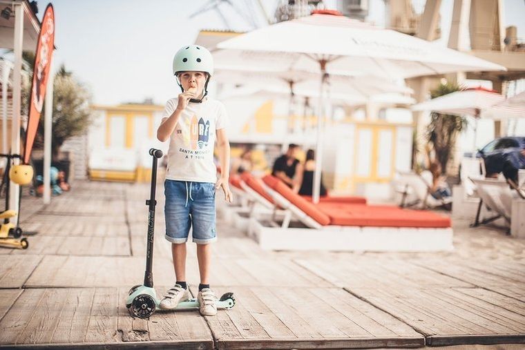 Scoot & Ride, Highwaykick 3 LED, hulajnoga składana ze świecącymi kółkami, Kiwi