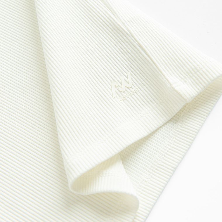 T-shirt prążkowany z domieszką modalu NOWEAR