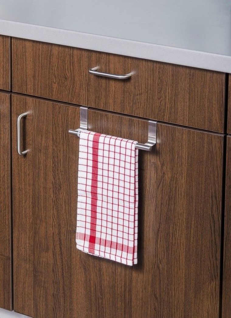 Teleskopowy wieszak na szafkę