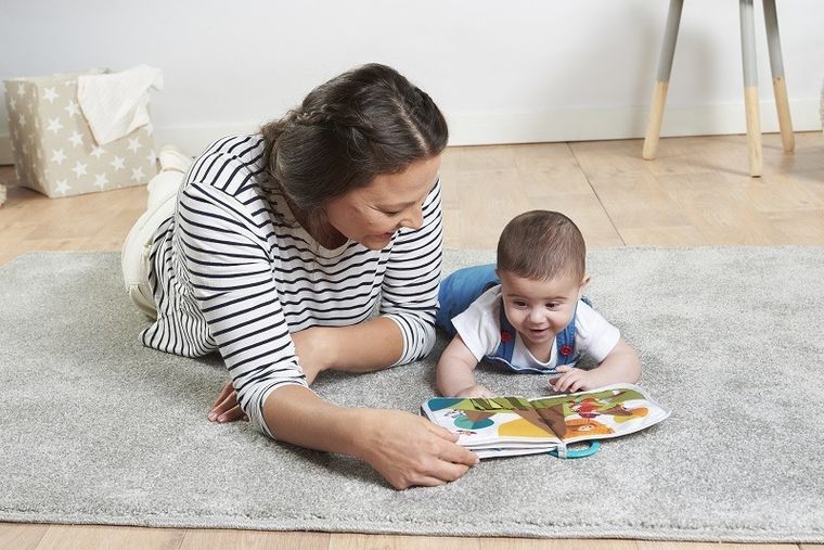 Tiny Love, Moje podróże, zabawa na łące, miękka książeczka