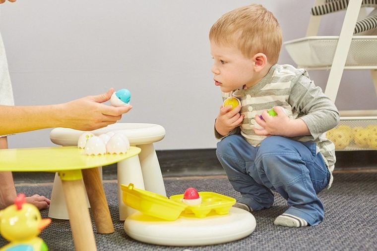 Tomy, Jajeczka z dźwiękami, zabawka interaktywna