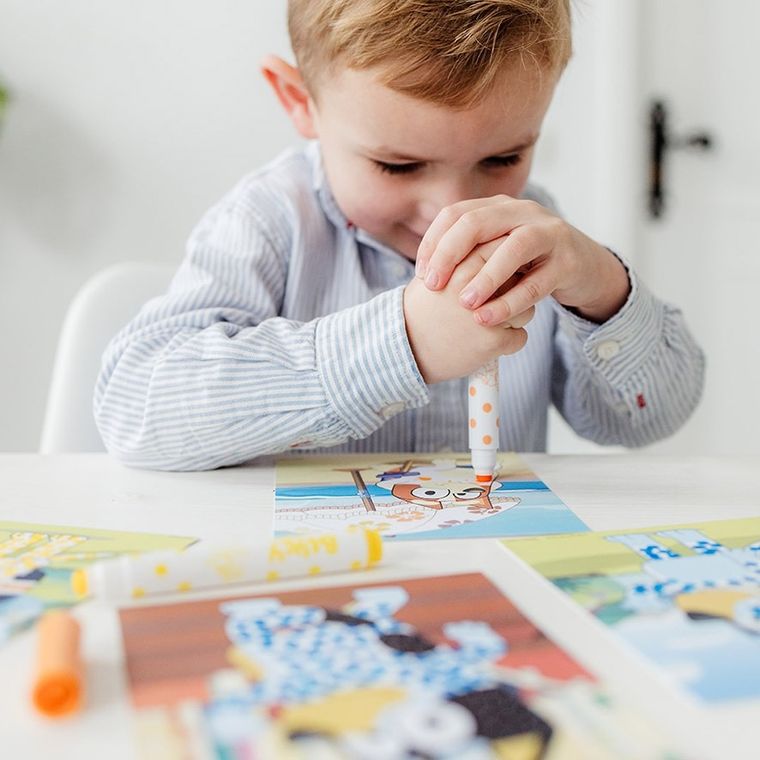 Totum, Bluey, kolorowanka ze stempelkami w pisaku, zestaw kreatywny