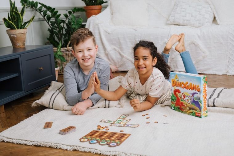 Trefl, Dinogang, gra familijna