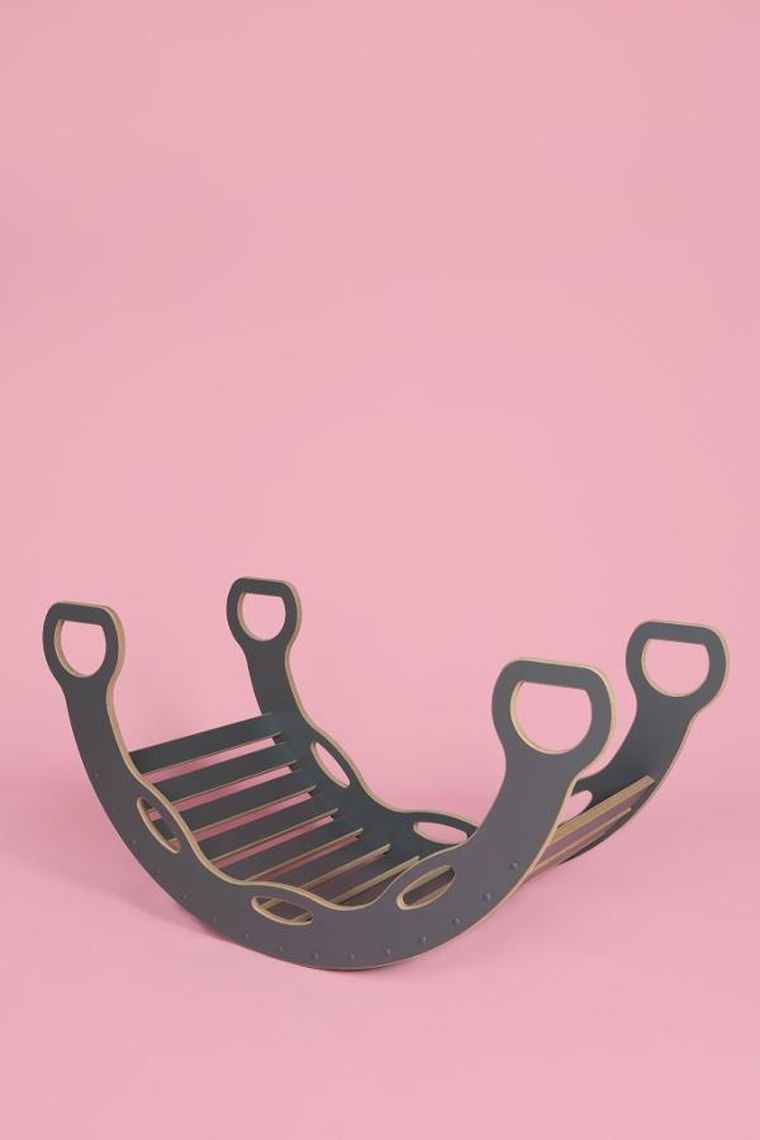 tupti.wood, duży bujak montessori z uchwytami, szary