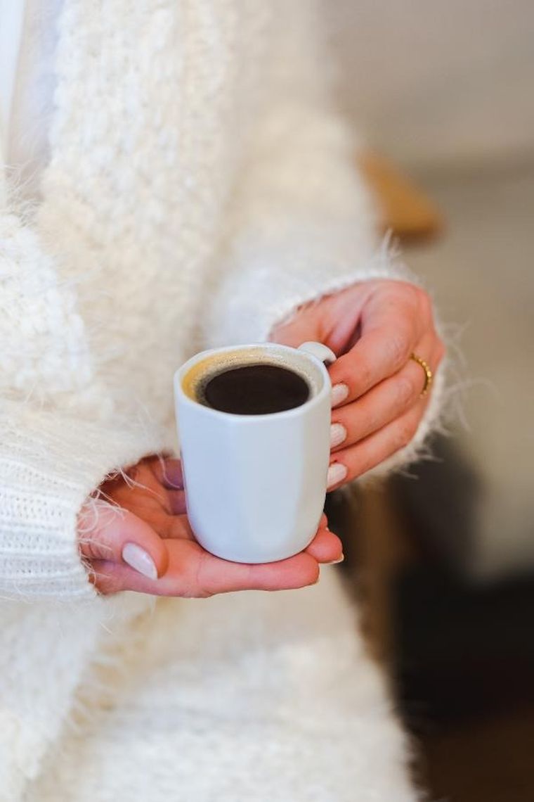 Vialli Design, dwa kubki ceramiczne z uszkiem, 80 ml, Fuori białe